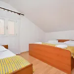 Apartment 2-bedroom With Large Terrace 3558-1 Zuljana