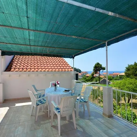 2-bedroom With Large Terrace 3558-1