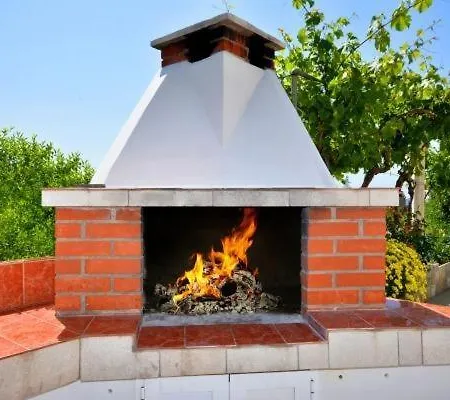 2-bedroom With Large Terrace 3558-1 شقة Žuljana