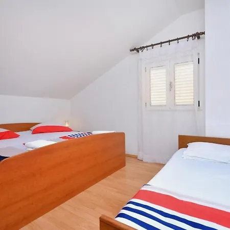 2-bedroom With Large Terrace 3558-1