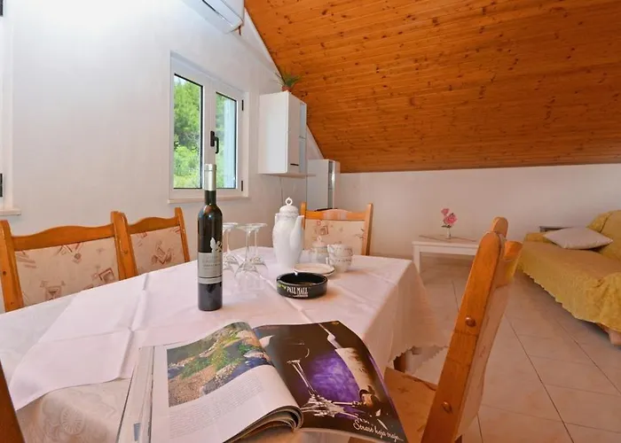 2-bedroom With Large Terrace 3558-1 Žuljana