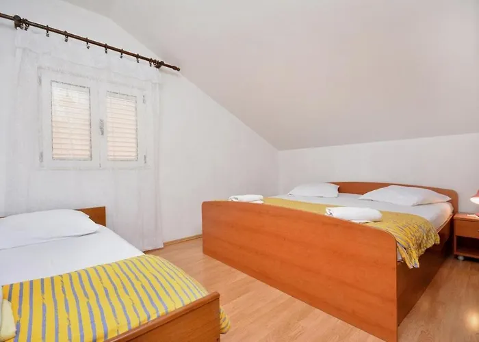 Apartament 2-bedroom With Large Terrace 3558-1 Žuljana