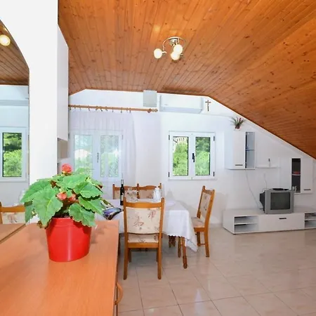 2-bedroom With Large Terrace 3558-1 *