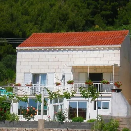 2-bedroom With Large Terrace 3558-1 Apartman *