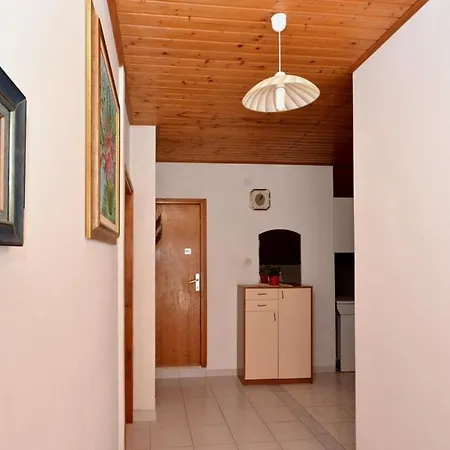 2-bedroom With Large Terrace 3558-1 Zuljana
