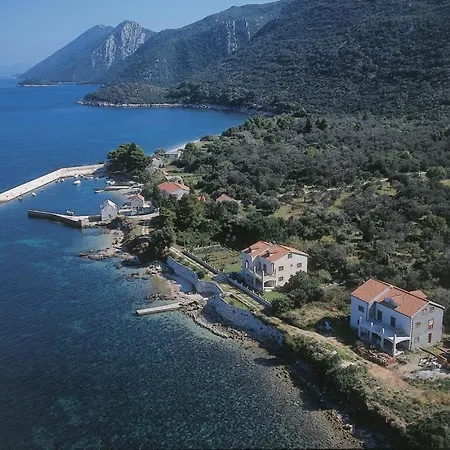 2-bedroom With Large Terrace 3558-1 *