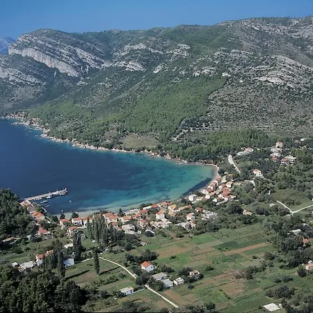 2-bedroom With Large Terrace 3558-1 * Žuljana