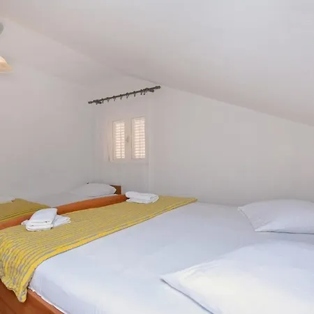 Apartment 2-bedroom With Large Terrace 3558-1