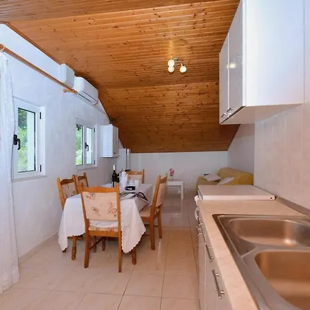 2-bedroom With Large Terrace 3558-1 *