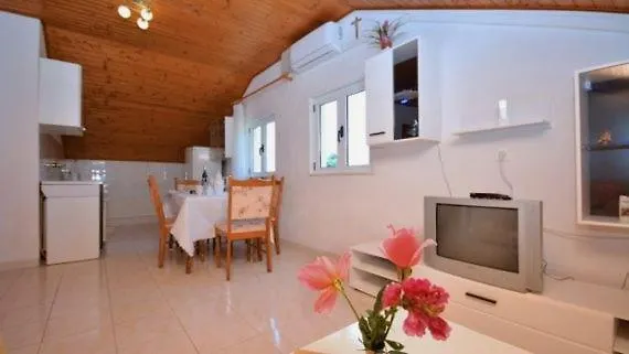 2-bedroom With Large Terrace 3558-1 *