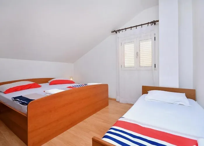 2-bedroom With Large Terrace 3558-1