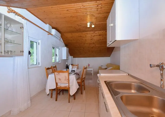 2-bedroom With Large Terrace 3558-1 *